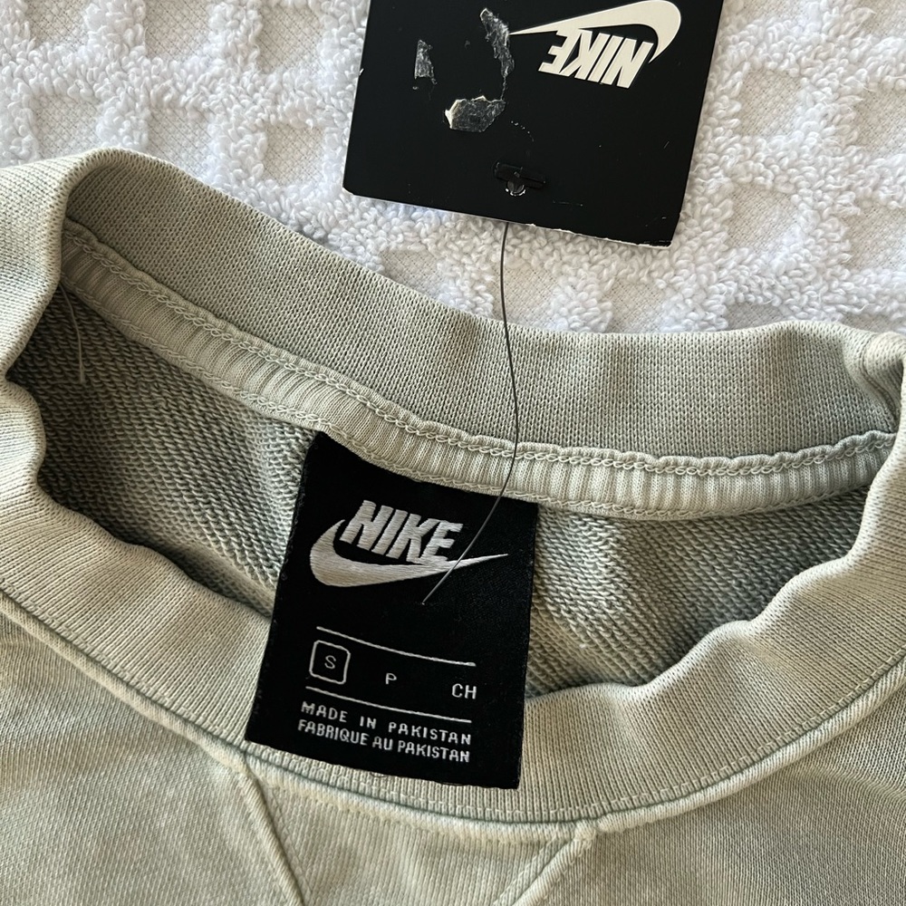 Nike acid wash sports vest gym too small